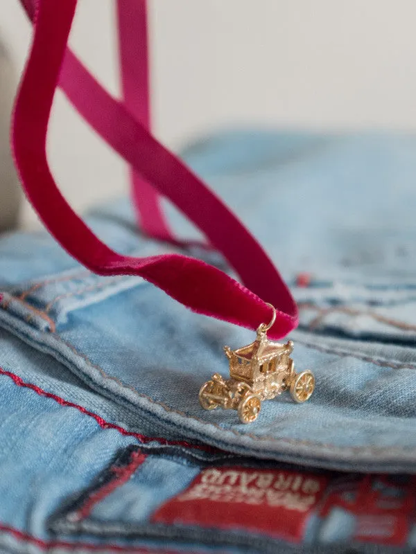 Carriage (Vintage Golden Charm)